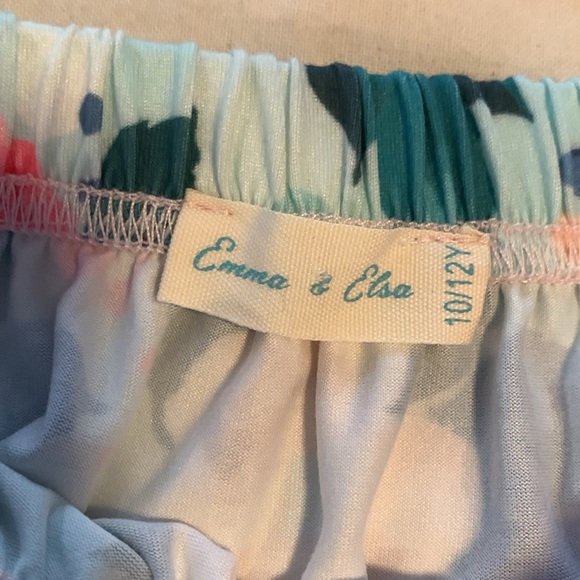 Girls flowered skirt.  Emma & Elsa, 10/12. - Picture 3 of 3